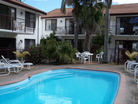 Peninsular Apartments - Maitland Accommodation