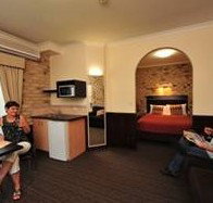 Highlander Motor Inn And Apartments - Maitland Accommodation