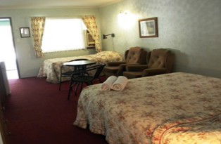 Beerwah Glasshouse Mountains Motel - Maitland Accommodation 3