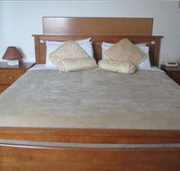 The Plough Hotel - Maitland Accommodation