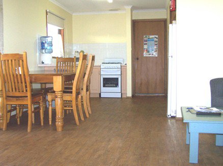 Allestree Holiday Units - Maitland Accommodation 3