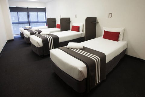 Y Hotel Hyde Park - Maitland Accommodation 3