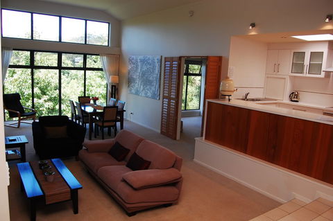 Sketches Mountain Resort - Maitland Accommodation 5
