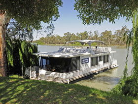 Moving Waters Self Contained Moored Houseboat - Maitland Accommodation 0
