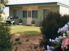 Oaklands Fishing Cottage - Maitland Accommodation 0