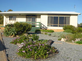 Oaklands Beach House - Maitland Accommodation 0