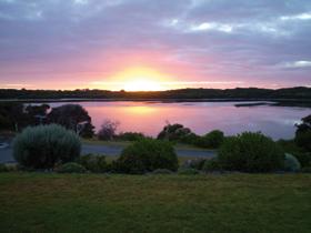 Lake View Apartments - Maitland Accommodation 0