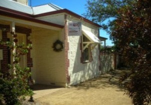 Wild Berry Cottage - Maitland Accommodation 2