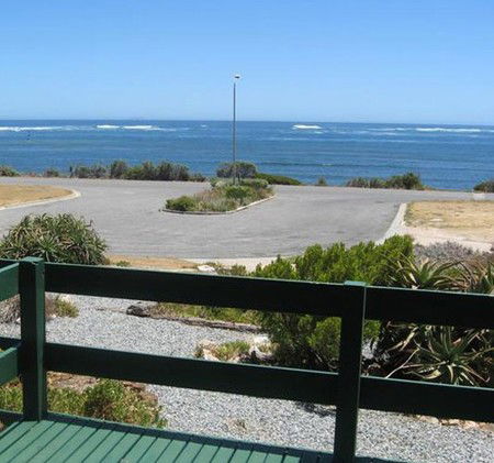 Oaklands Beach House - Maitland Accommodation 1