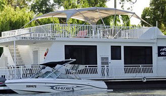 Moving Waters Self Contained Moored Houseboat - Maitland Accommodation 1