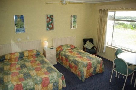 Lake View Apartments - Maitland Accommodation 2