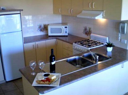 Lake View Apartments - Maitland Accommodation 5