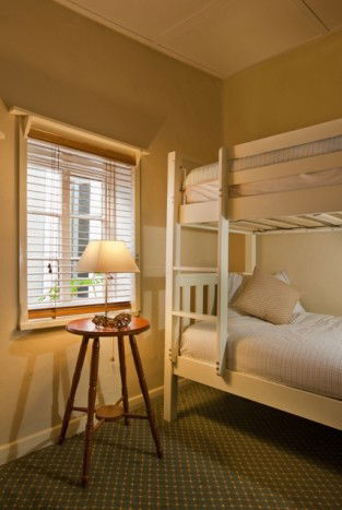 Stirling House - Maitland Accommodation 4