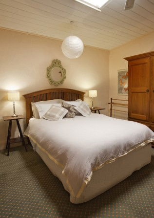 Stirling House - Maitland Accommodation 6