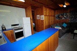 Moving Waters Self Contained Moored Houseboat - Maitland Accommodation 5