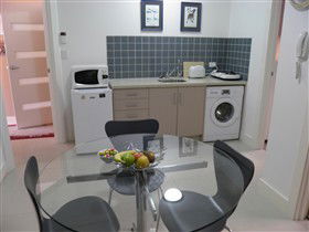 Adelaide's Norwood Apartment - Maitland Accommodation 2