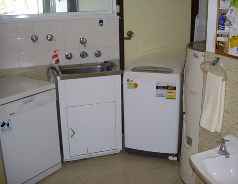 Riverfront Holiday House - Maitland Accommodation 1