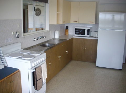 Riverfront Holiday House - Maitland Accommodation 3