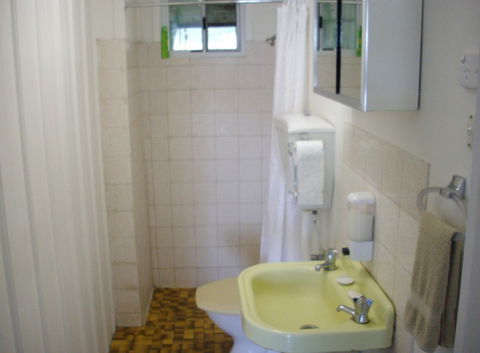 Riverfront Holiday House - Maitland Accommodation 8