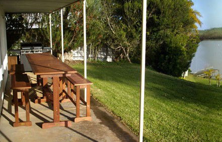 Riverfront Holiday House - Maitland Accommodation 10