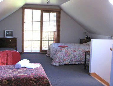 Amble Inn Cottage - Maitland Accommodation 4