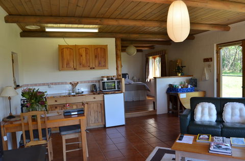 Herons Rise Vineyard - Maitland Accommodation 5