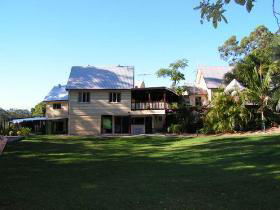 Glasshouse Mountains Ecolodge - Maitland Accommodation 0