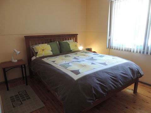 A Paradise Bungalow Waterfront - Maitland Accommodation 2