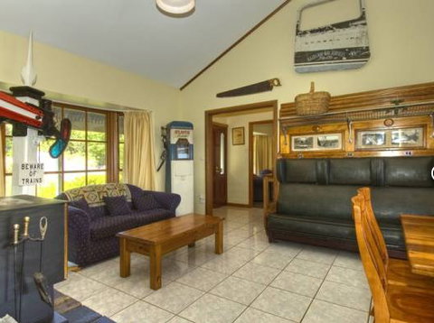 Lavender Views - Maitland Accommodation 4