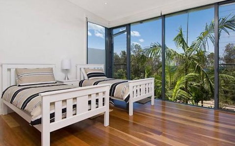 Aamber Beach House At Kiah - Maitland Accommodation 2