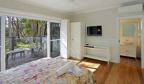 Away On Belongil Fields - Maitland Accommodation 2