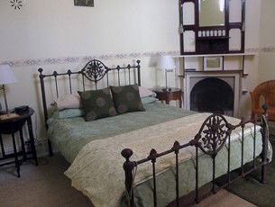Araluen Old Courthouse Bed And Breakfast - Maitland Accommodation 1