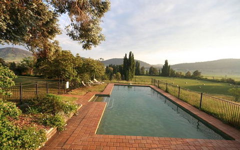 A Church And Homestead In Mudgee - Maitland Accommodation 5
