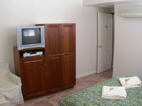 R & R @ Woodgate Beach - Maitland Accommodation 1