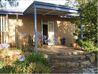 James Farmhouse And Rose Cottage - Maitland Accommodation 3