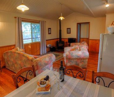 Accommodation Creek Cottages - Maitland Accommodation 2