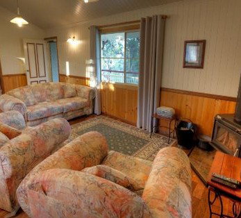 Accommodation Creek Cottages - Maitland Accommodation 3