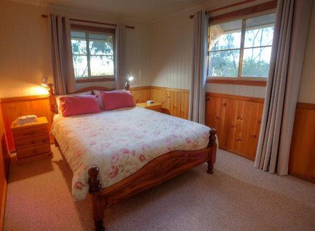 Accommodation Creek Cottages - Maitland Accommodation 4