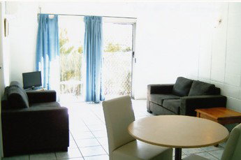 Breezes By The Bay - Maitland Accommodation 4