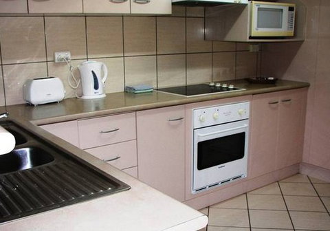 Champagne Apartments - Maitland Accommodation 2