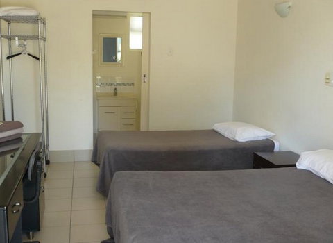 Black Marlin Motel - Maitland Accommodation 3