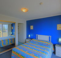 Surfers Beachside Holiday Apartments - Maitland Accommodation