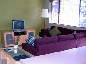 Beachside Court - Maitland Accommodation 1