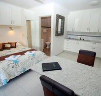 Coral Point Lodge - Maitland Accommodation