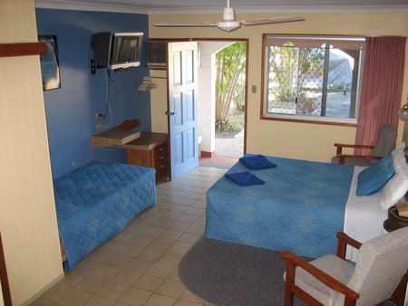 Paradise Court Holiday Units - Maitland Accommodation 1