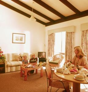 West Beach Lagoon - Maitland Accommodation 3