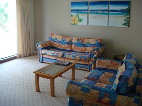 Horizons Burleigh Heads Holiday Apartments - Maitland Accommodation 3