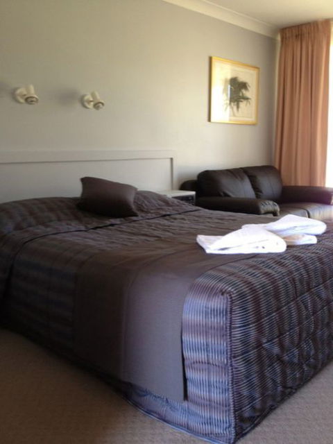 Town & Country Motor Inn Forbes - Maitland Accommodation 3