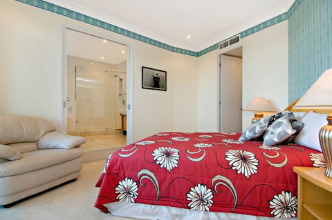 Santorini On Mudjimba - Maitland Accommodation 1