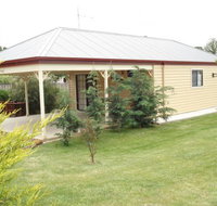 Gumtrees Cottage - Maitland Accommodation